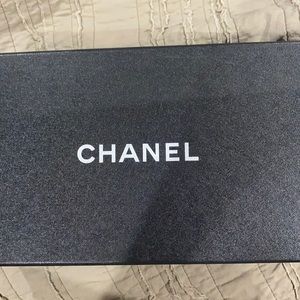 100% authentic chanel shoes comes with dust bag